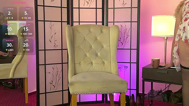 Snapshot of NiaMalkova chatting on October 3, 4:56 pm NiaMalkova online show from October 3, 4:56 pm