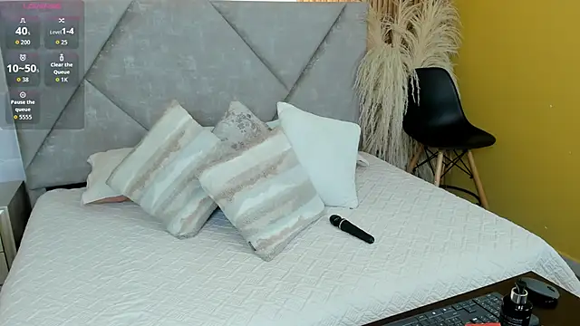 Brunnette Sensation online show from November 26, 6:20 pm