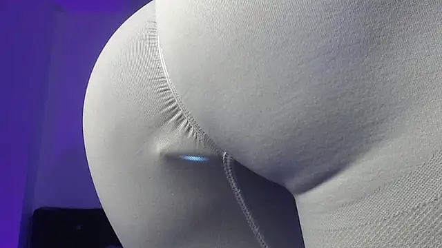 Snapshot of anne_colucci chatting on October 4, 8:09 am anne colucci online show from October 4, 8:09 am