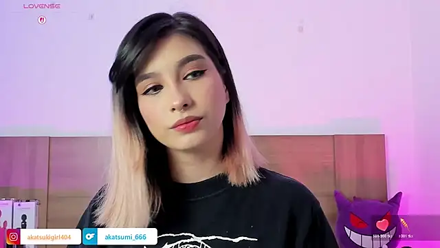 Akatsumi  online show from November 18, 9:05 pm