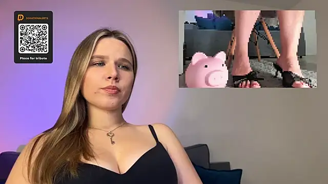 Snapshot of GoddessRoss chatting on October 26, 5:52 pm GoddessRoss online show from October 26, 5:52 pm