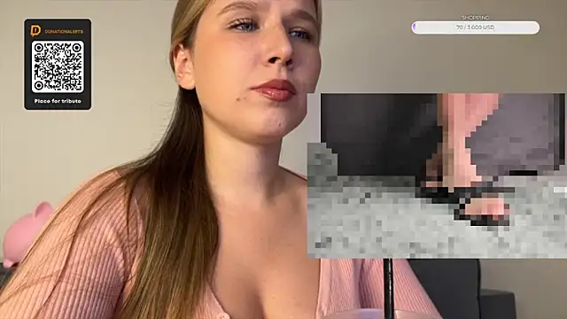 Snapshot of GoddessRoss chatting on September 17, 7:34 pm GoddessRoss online show from September 17, 7:34 pm