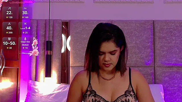 Martina-Roberts- online show from September 22, 4:00 am