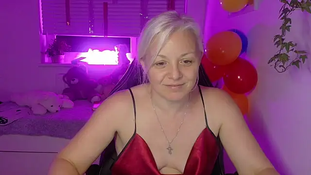 Linsy Kim online show from December 20, 6:01 pm