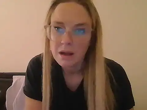 imyourgoodgirl69 online show from September 17, 12:25 pm