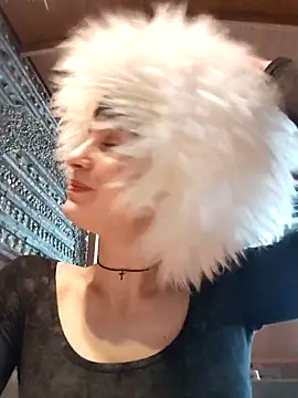 Adeline Perle online show from October 13, 7:22 am