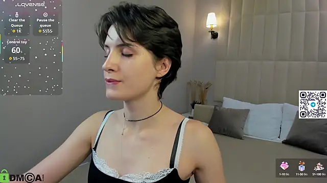 Adeline Perle online show from September 29, 4:17 am