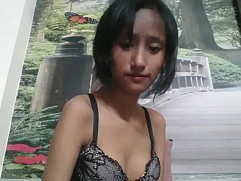 lily 9900 online show from November 16, 6:30 pm