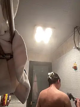 xiiuuff18 online show from November 23, 2:08 pm