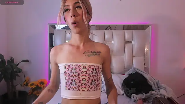 Darlyn tenderhot   online show from February 28, 8:30 pm