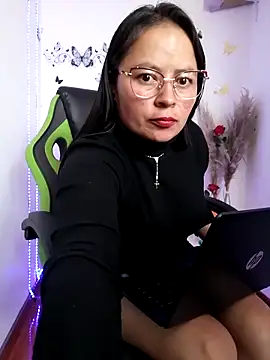 Daliz Leon online show from September 9, 6:19 pm