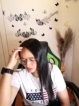 Daliz Leon online show from October 5, 2:49 am