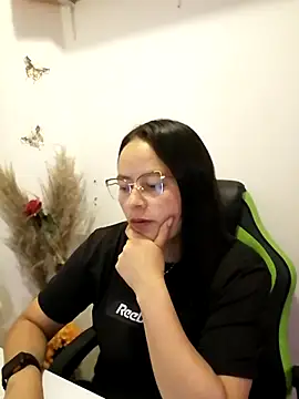 Daliz Leon online show from October 3, 2:38 am