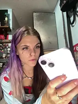 ittybittymeryssa online show from December 4, 4:04 am