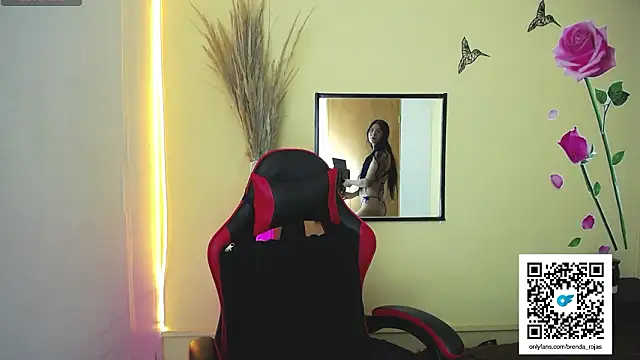 BrendaRojas  online show from February 20, 7:47 pm