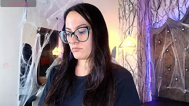 Zami Escobar of online show from October 28, 6:03 pm