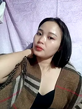 Lili lovely online show from November 18, 1:50 am