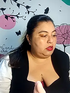 Snapshot of curvy_diva_ chatting on October 21, 12:31 pm curvy diva online show from October 21, 12:31 pm