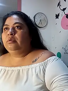 curvy diva  online show from November 9, 10:22 am