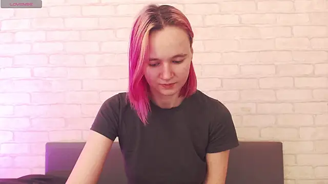 Ericha Stone online show from November 2, 2:37 am