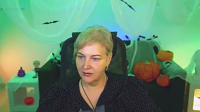 MaryMogan online show from October 20, 4:04 am