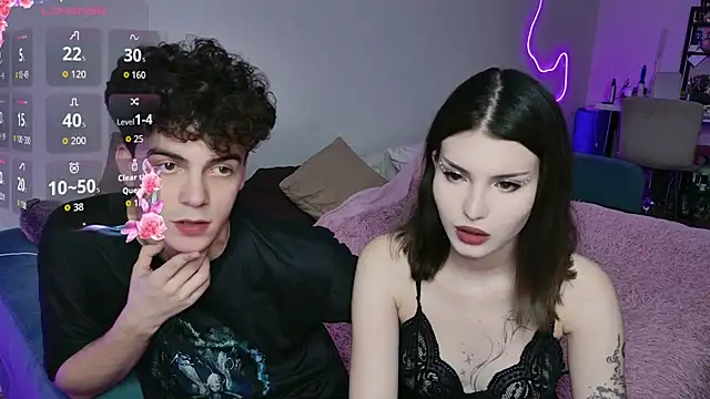 Snapshot of Alice18James chatting on October 10, 5:07 pm Alice18James online show from October 10, 5:07 pm