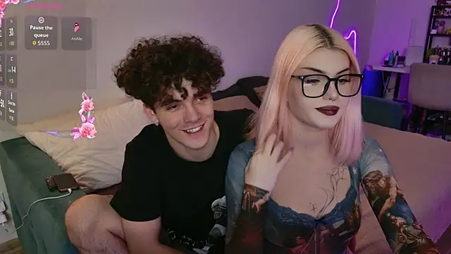 Snapshot of Alice18James chatting on September 23, 5:44 pm Alice18James online show from September 23, 5:44 pm