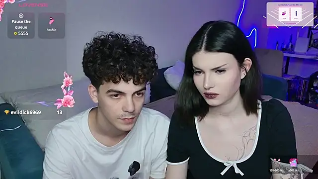 Snapshot of Alice18James chatting on October 3, 4:23 pm Alice18James online show from October 3, 4:23 pm