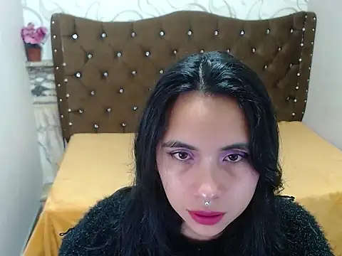 lunavalenciax online show from October 5, 7:02 am