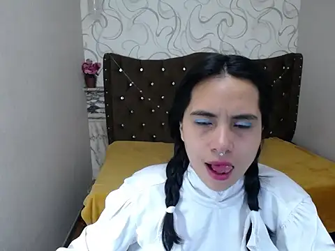 lunavalenciax online show from September 29, 7:02 am