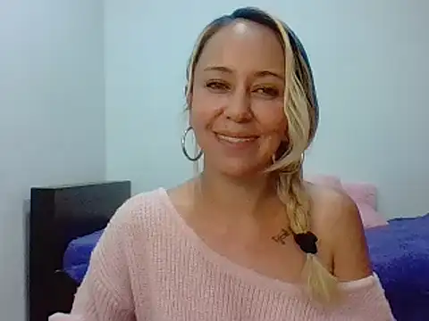 leah susman online show from September 24, 2:10 am