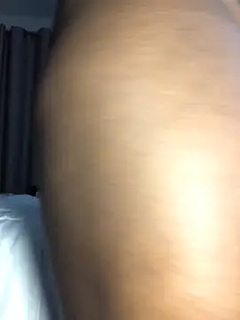 CinnaCakesss online show from February 19, 8:25 am