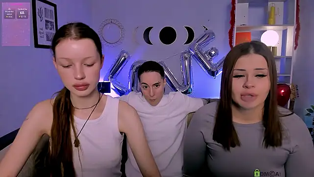 khloebeauty online show from February 6, 8:23 pm