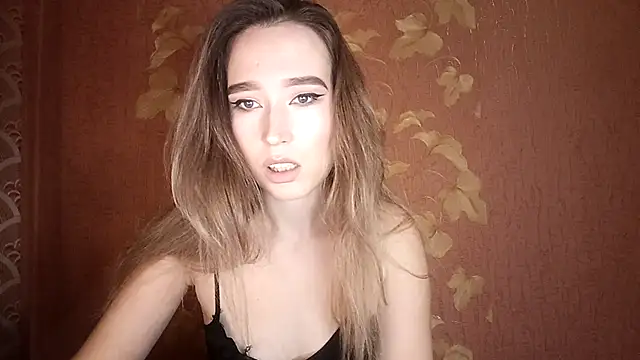 Awora Wolf online show from October 21, 8:35 pm