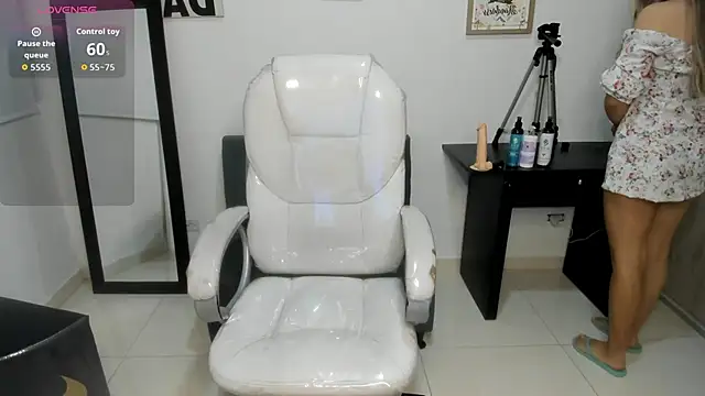 Aiilyn Ds online show from September 18, 10:03 am