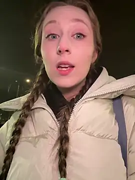 FroggyAnna online show from December 3, 3:14 pm