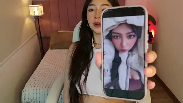 Snapshot of VioletBlacke_ chatting on September 13, 4:37 pm VioletBlacke  online show from September 13, 4:37 pm