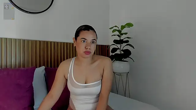 angie leonn online show from November 3, 12:09 pm