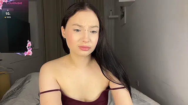 june mooon online show from December 1, 6:32 pm