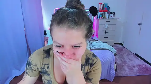 Luna Analya online show from November 6, 5:30 pm