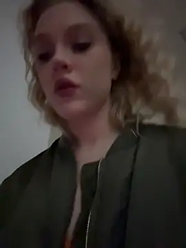 CaitlinSugar online show from December 15, 4:40 am