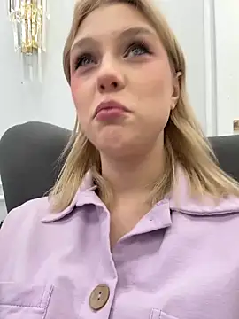 Snapshot of CaitlinSugar chatting on October 23, 4:18 am CaitlinSugar online show from October 23, 4:18 am