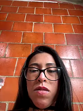 Emma  cumlovee online show from September 9, 1:33 pm