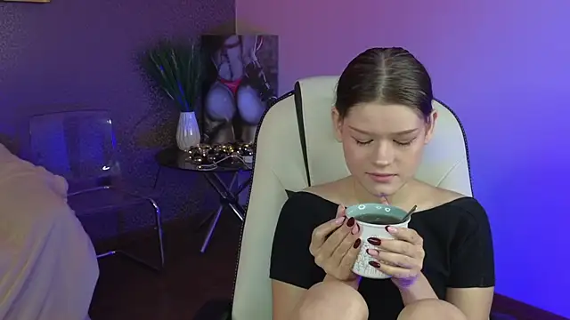 Lunamytrend online show from October 2, 12:21 pm