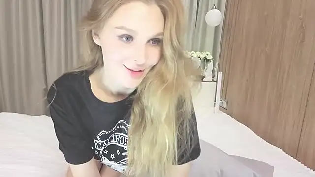 Brigitte Bardot online show from October 11, 4:50 am