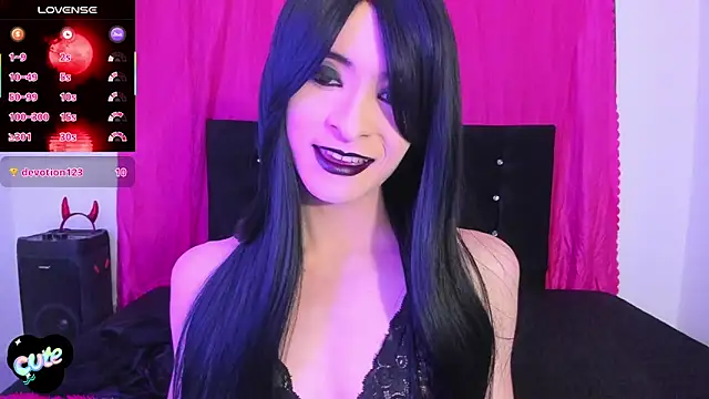 cutenaked 8 online show from February 3, 12:21 am