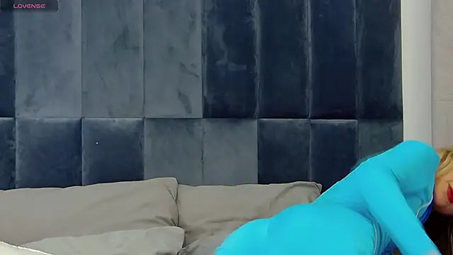 MaeLili online show from November 29, 3:54 am