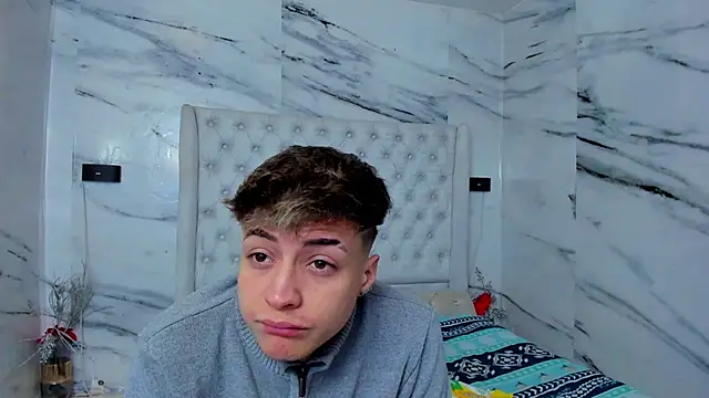 Ari and Storm online show from November 21, 1:13 pm