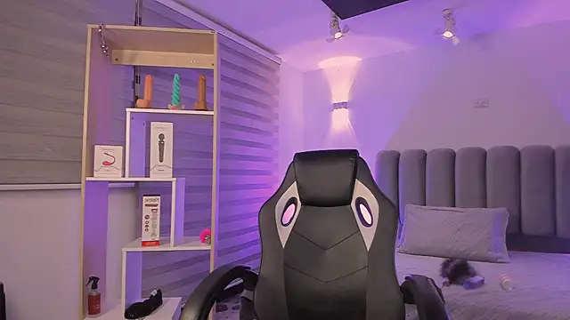 SkyThompson online show from December 15, 5:01 am