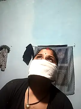 Sheema tyagi online show from December 4, 3:13 pm